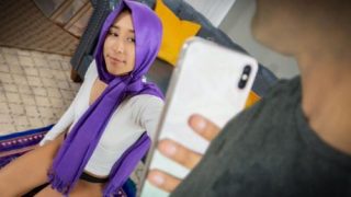 Hijab Hookup: Horny Hijabis – Vanessa Vox