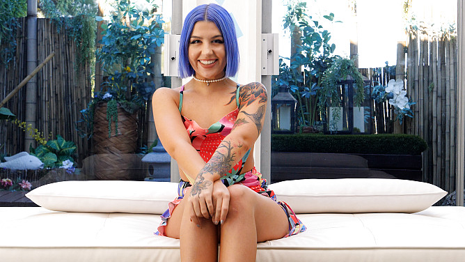 Net Video Girls: Colorful and Stylish – Luna