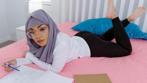 Hijab Hookup: Bullies Be Gone – Summer Col