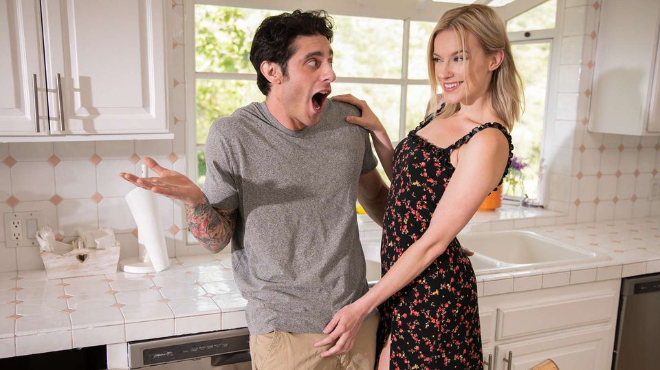 Mommy Blows Best: Blonde Widow Wants Her Stepson’s Cock – Lindsey Lakes
