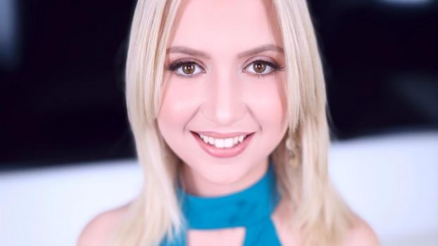 Amateur Allure – Daisy Bean, A Veterinary Assistant That “Loves to Please” and Swallow