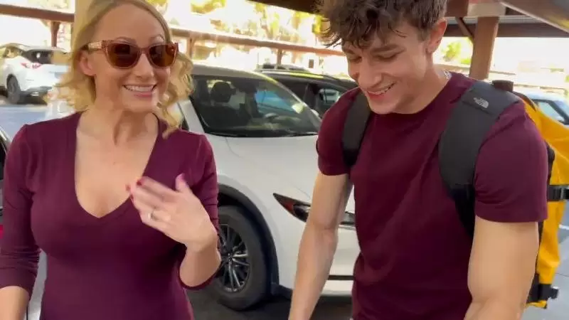 OnlyFans Crystal Clark – Step Mom Gets Double Stuffed For Thanksgiving