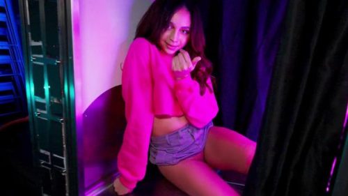 HesGotRizz: B-Ball and Underboob – Katerina Karson